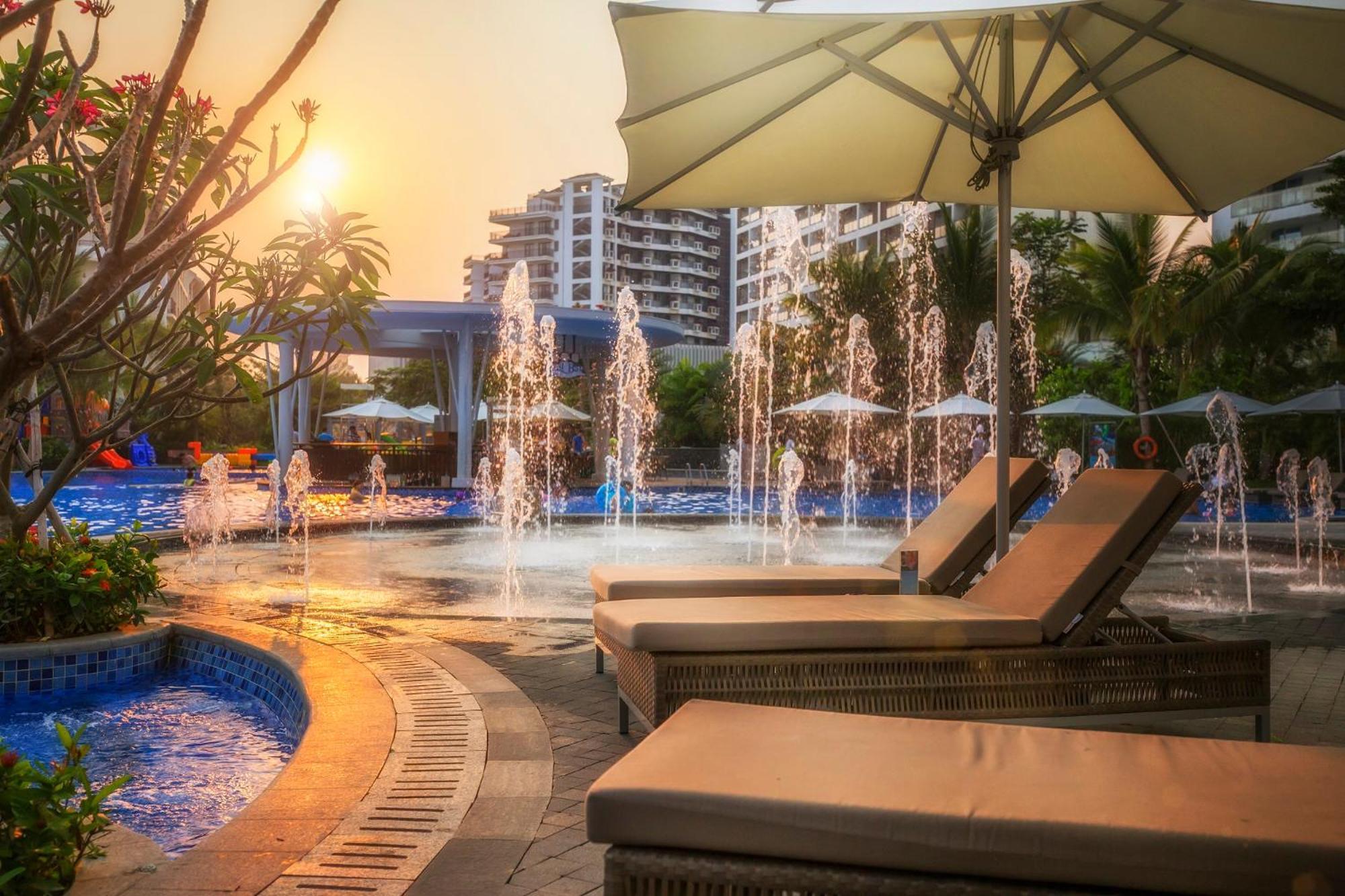 Ramada Plaza By Wyndham Sanya Bay Hotel Kültér fotó